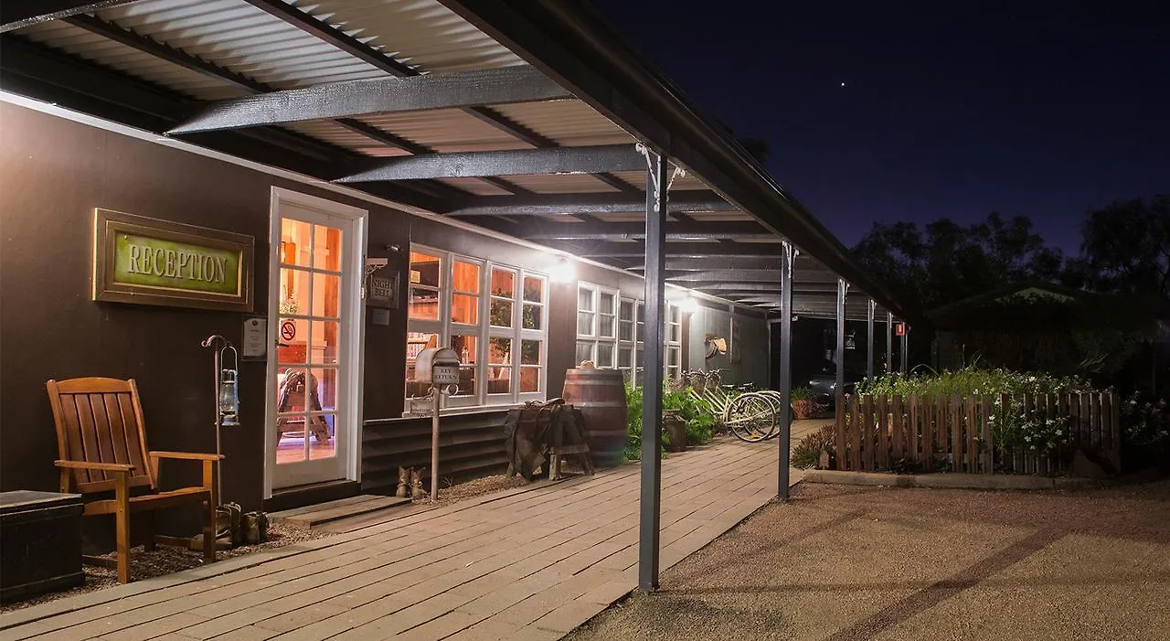 Saltbush Retreat