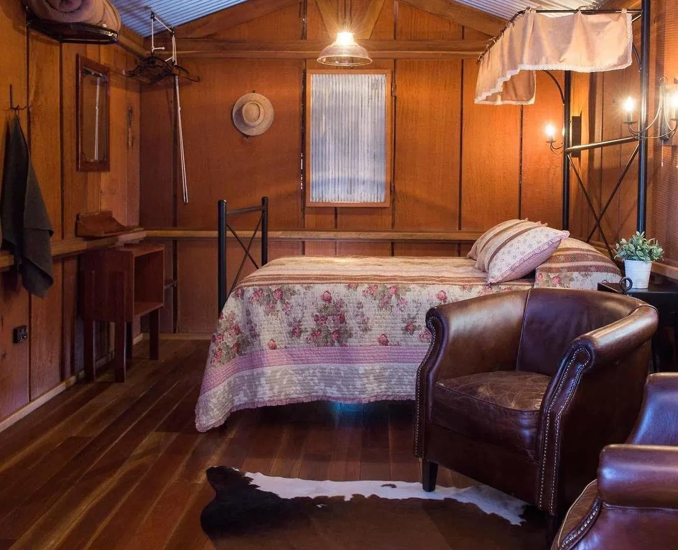 Saltbush Retreat 0*, Longreach Australia
