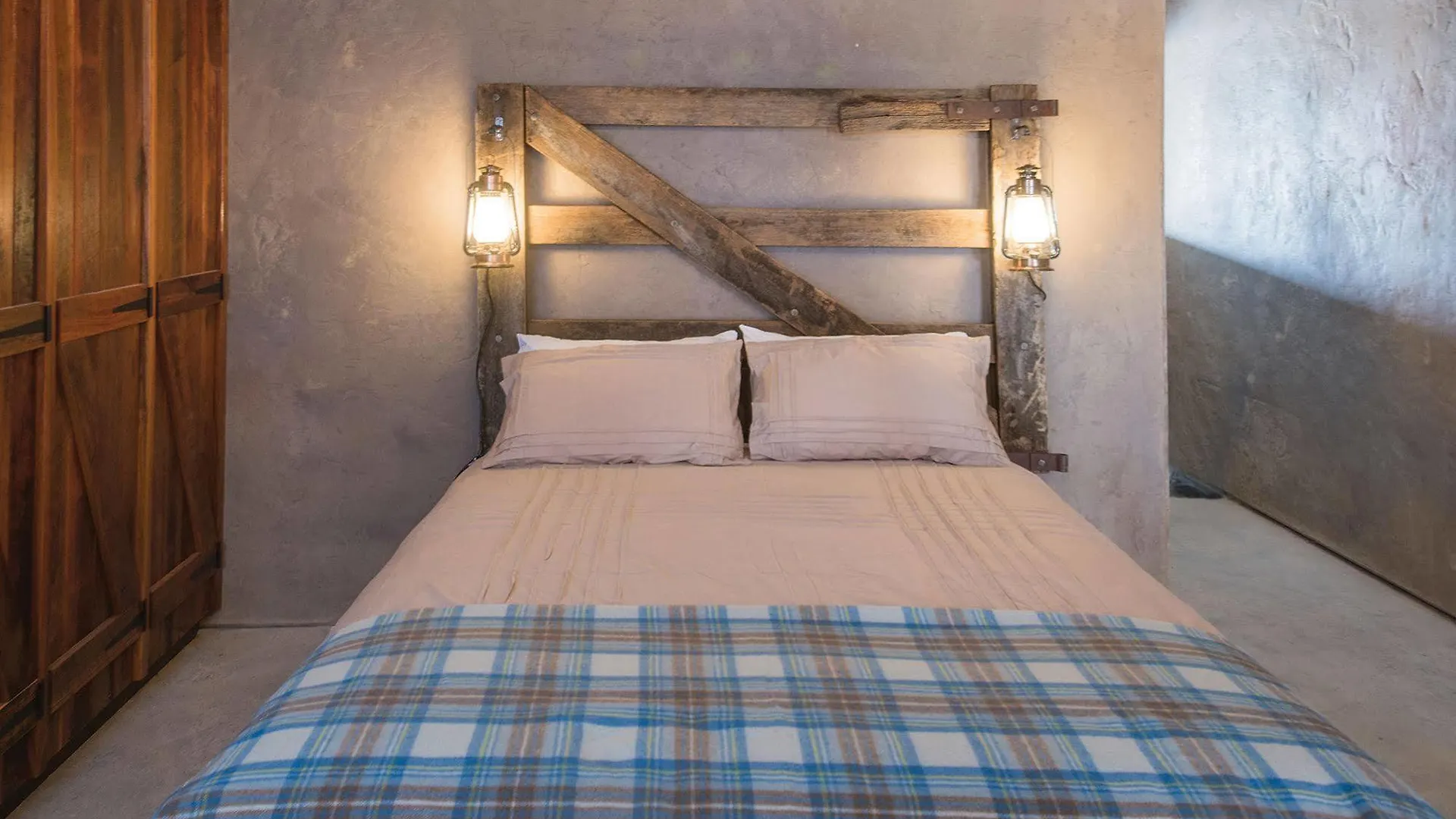 Saltbush Retreat Lodge