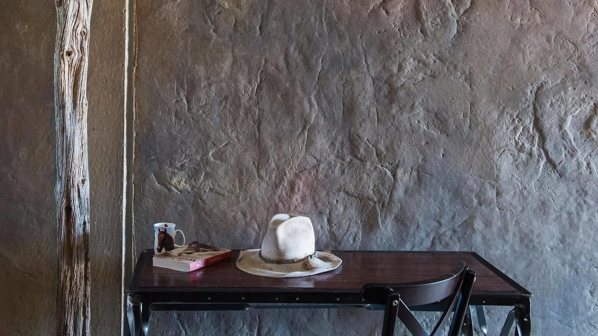 Lodge Saltbush Retreat