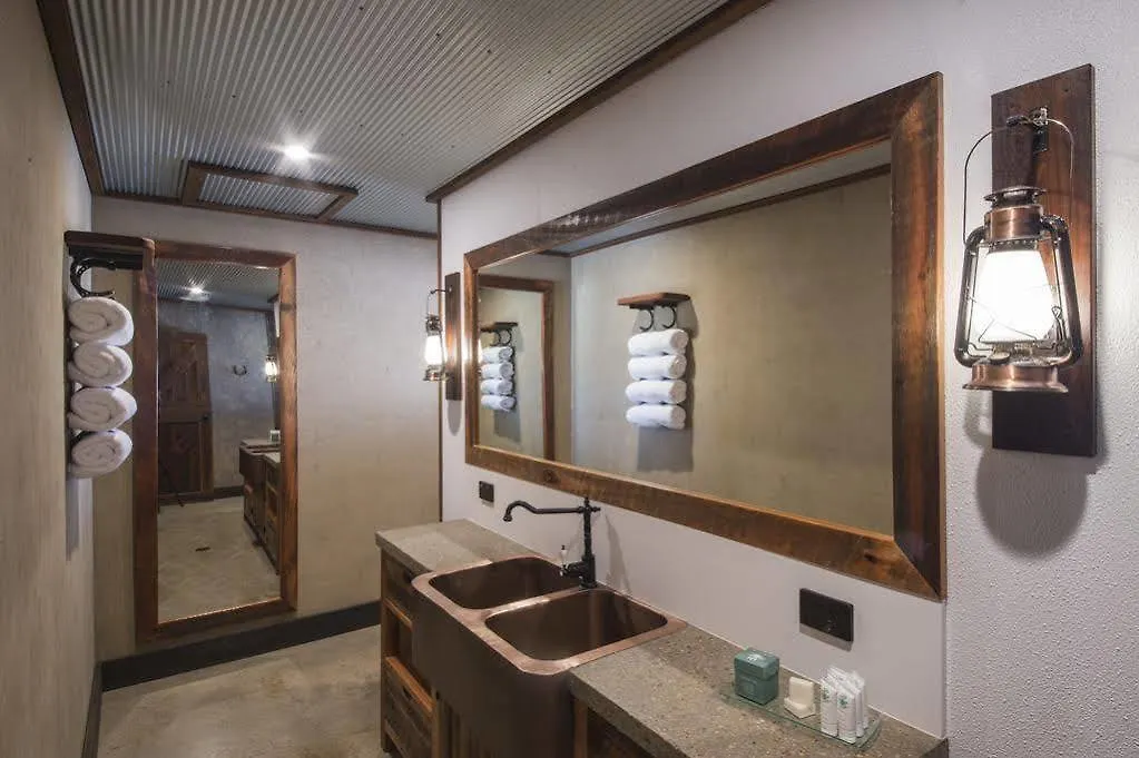 Saltbush Retreat Lodge Longreach